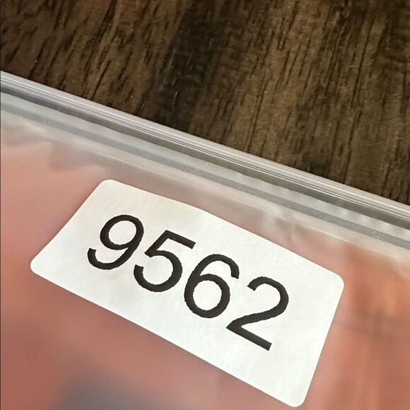 EUC Roundtree & Yorke Men's Orange Plaid Button Down Shirt Short Sleeve- Size XL - Picture 5 of 5